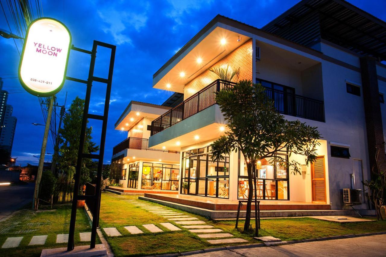 Yellow Moon Hotel Pattaya Buitenkant foto