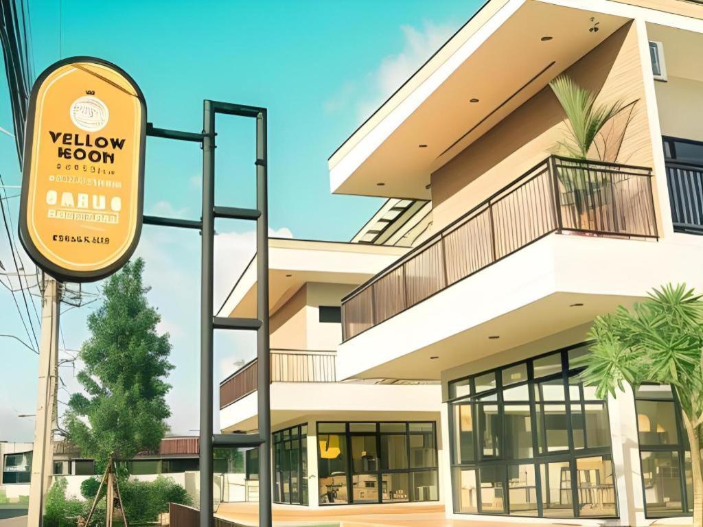 Yellow Moon Hotel Pattaya Buitenkant foto