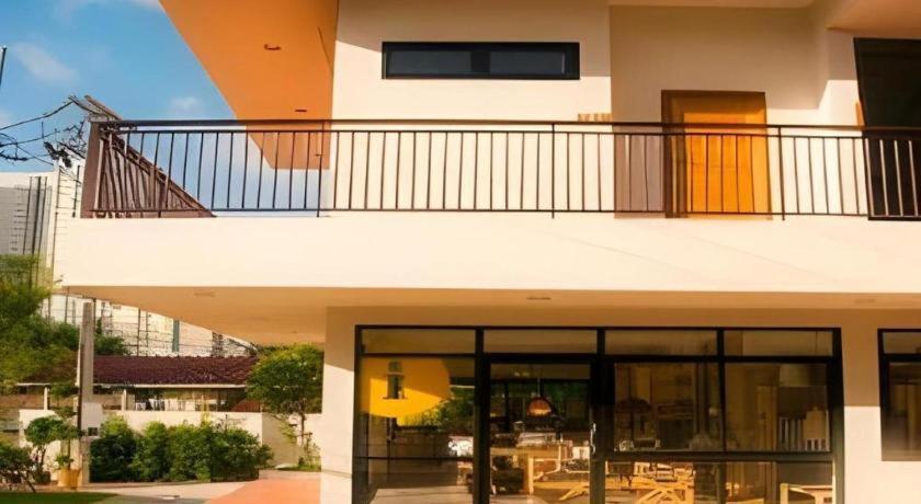 Yellow Moon Hotel Pattaya Buitenkant foto