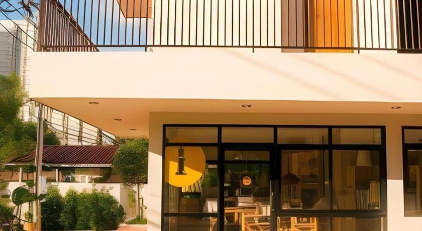 Yellow Moon Hotel Pattaya Buitenkant foto